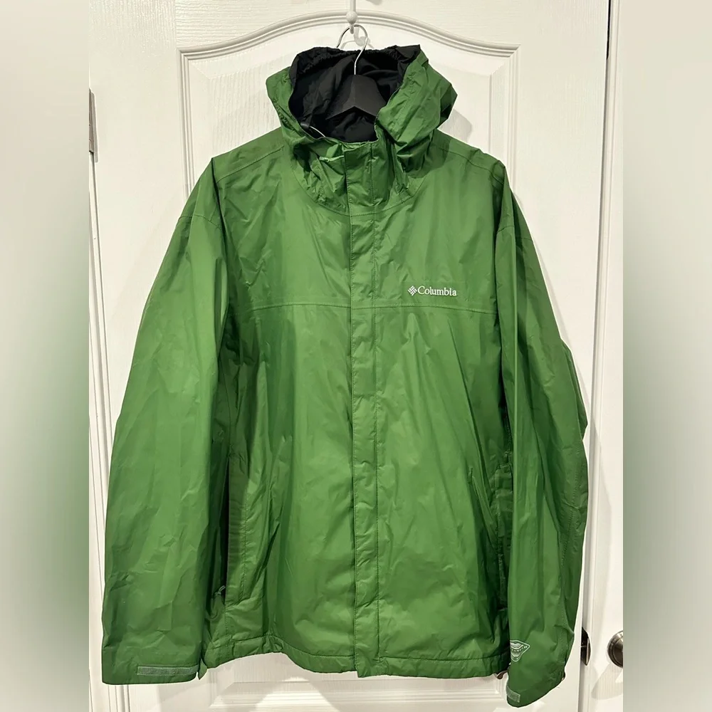 Columbia Men's Green OMNI-TECH Waterproof & Breathable Rain Jacket, Size XL